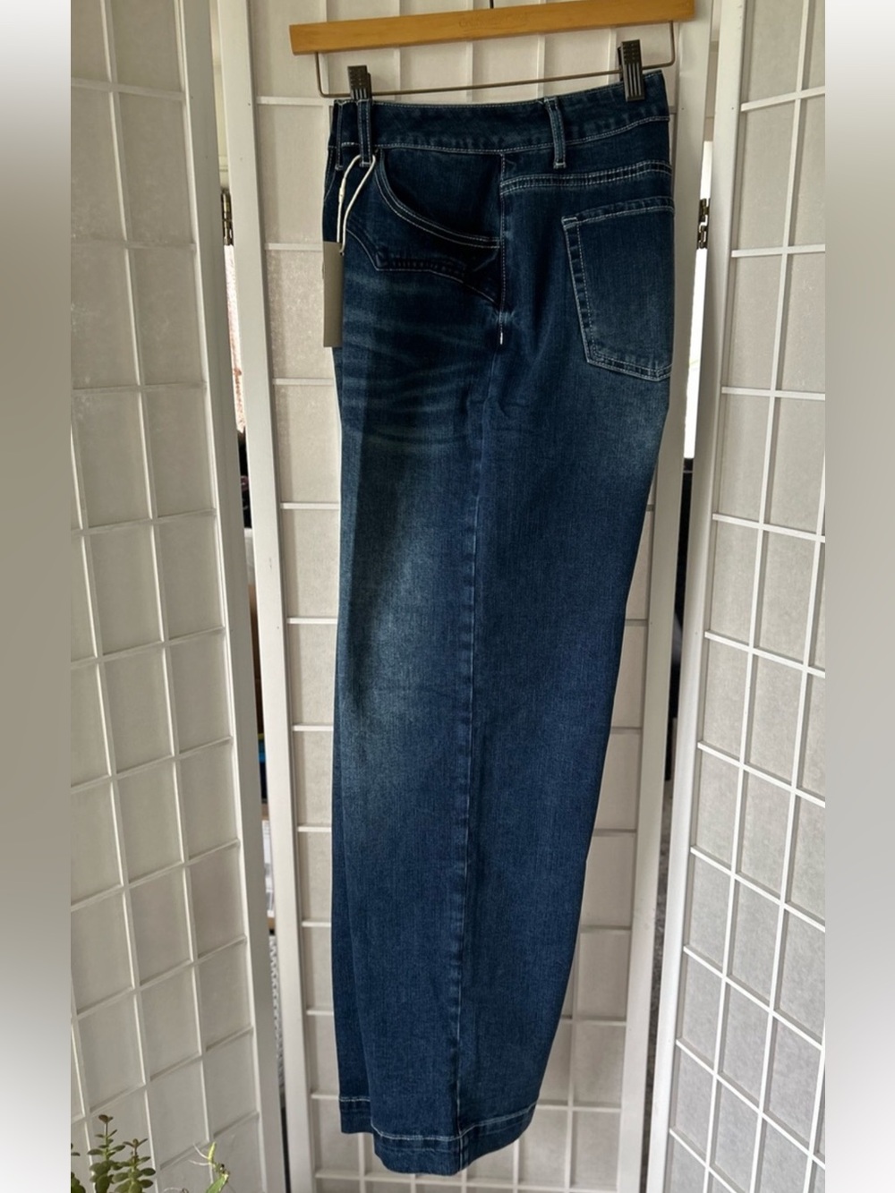 Flamingals Wide Leg High Rise Jeans Dark
Wash Frayed Raw Hem Size L NWT